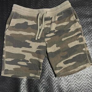 Lucky camo shorts